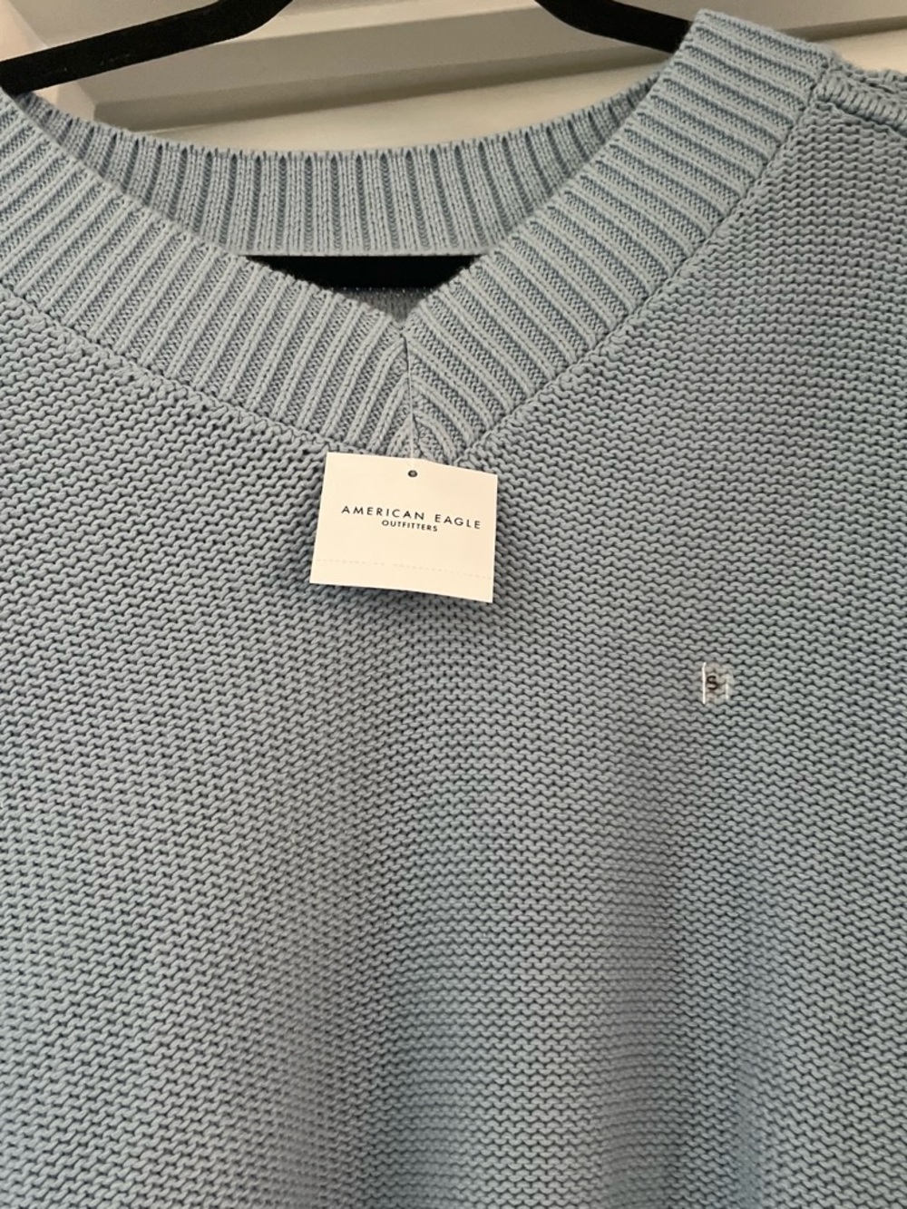 American Eagle Outfitters Men’s Pale Blue Knit V-Neck Sweater